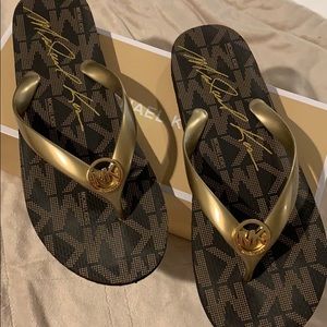 MK FLIP FLOPS